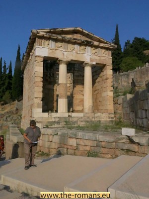 Delphi 007 treasury of athenians 