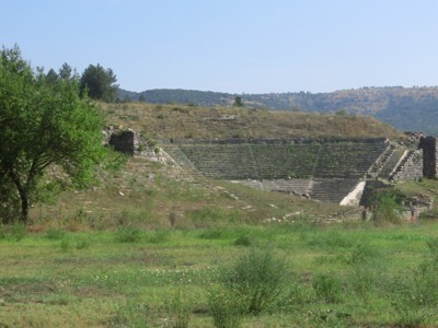 Dodonia 011 theatre 