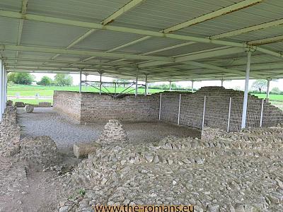 jub-005-roman-temple-inside 