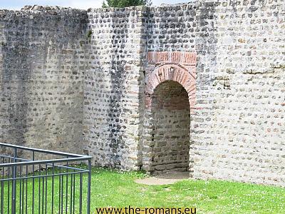 juf005-roomentrance-in-the-fort 