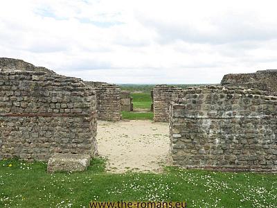 juf007-protecting-walls-of-the-fort 