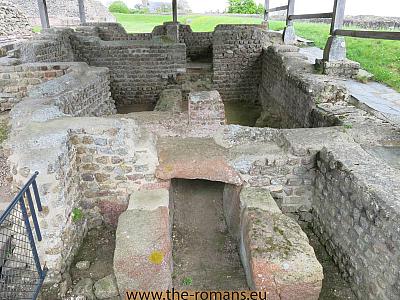 juf008-roman-bath 