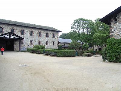 LCS009-staffbuilding-outside 