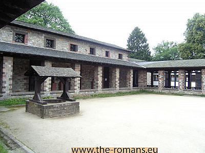 LCS031-staffbuilding-well 