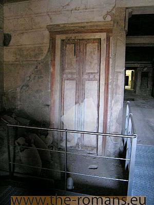 House Julius Polybius 