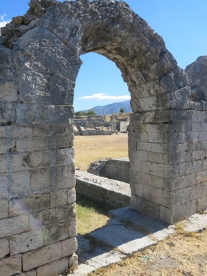 salona 002 amphitheatre arche 