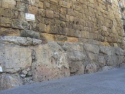 taraco-019-roman-wall-cyclops 