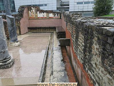 vim004-public-toilet 