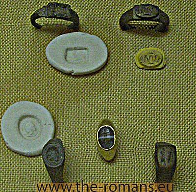 sam-022-signet-rings 